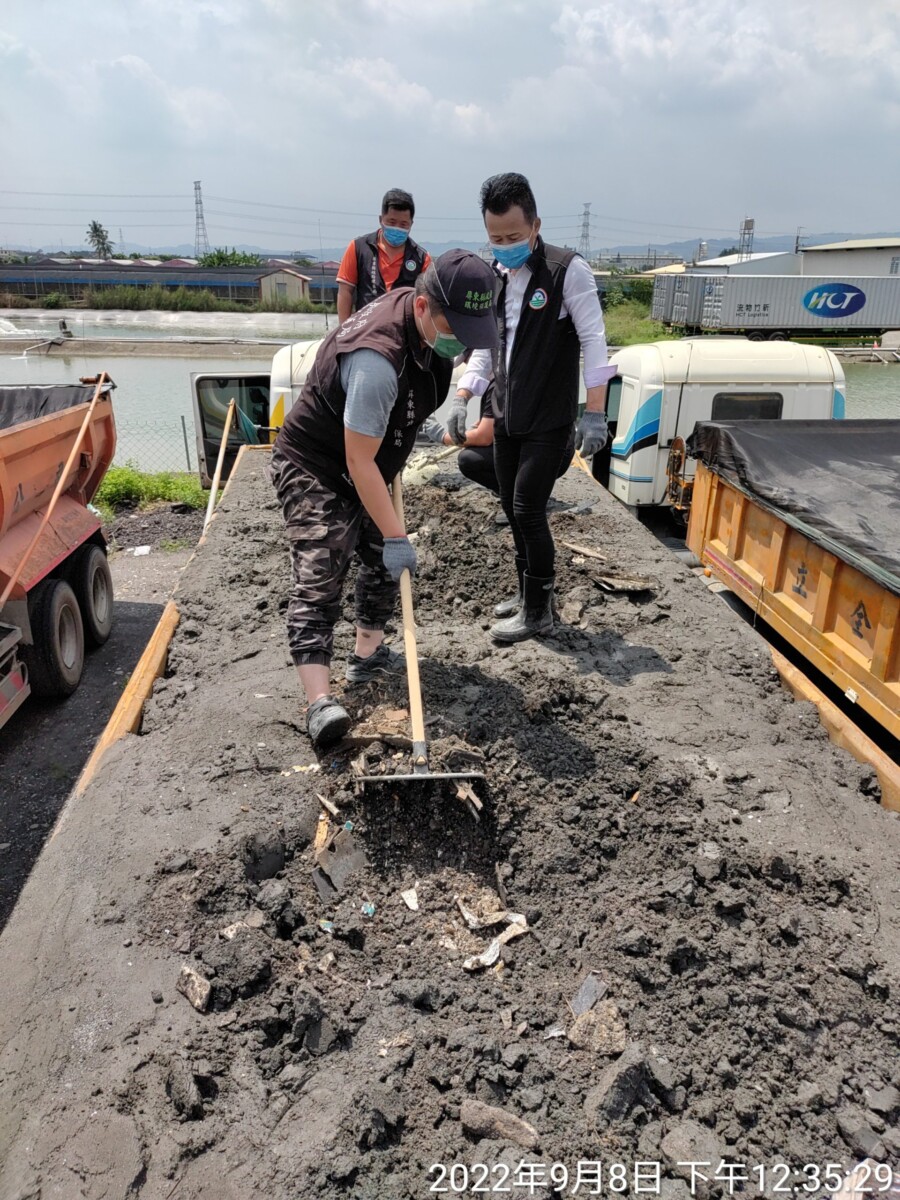 環保檢警科技蒐證「千層派」堆法載運廢棄物