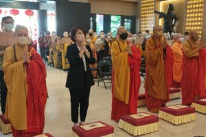 影「以愛為名 迎春祈福」法會 屏縣佛教會捐百萬助土、敘震災