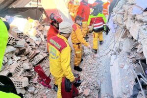 土耳其7.8強震 屏東縣40人搜救隊抵達災區投入救援
