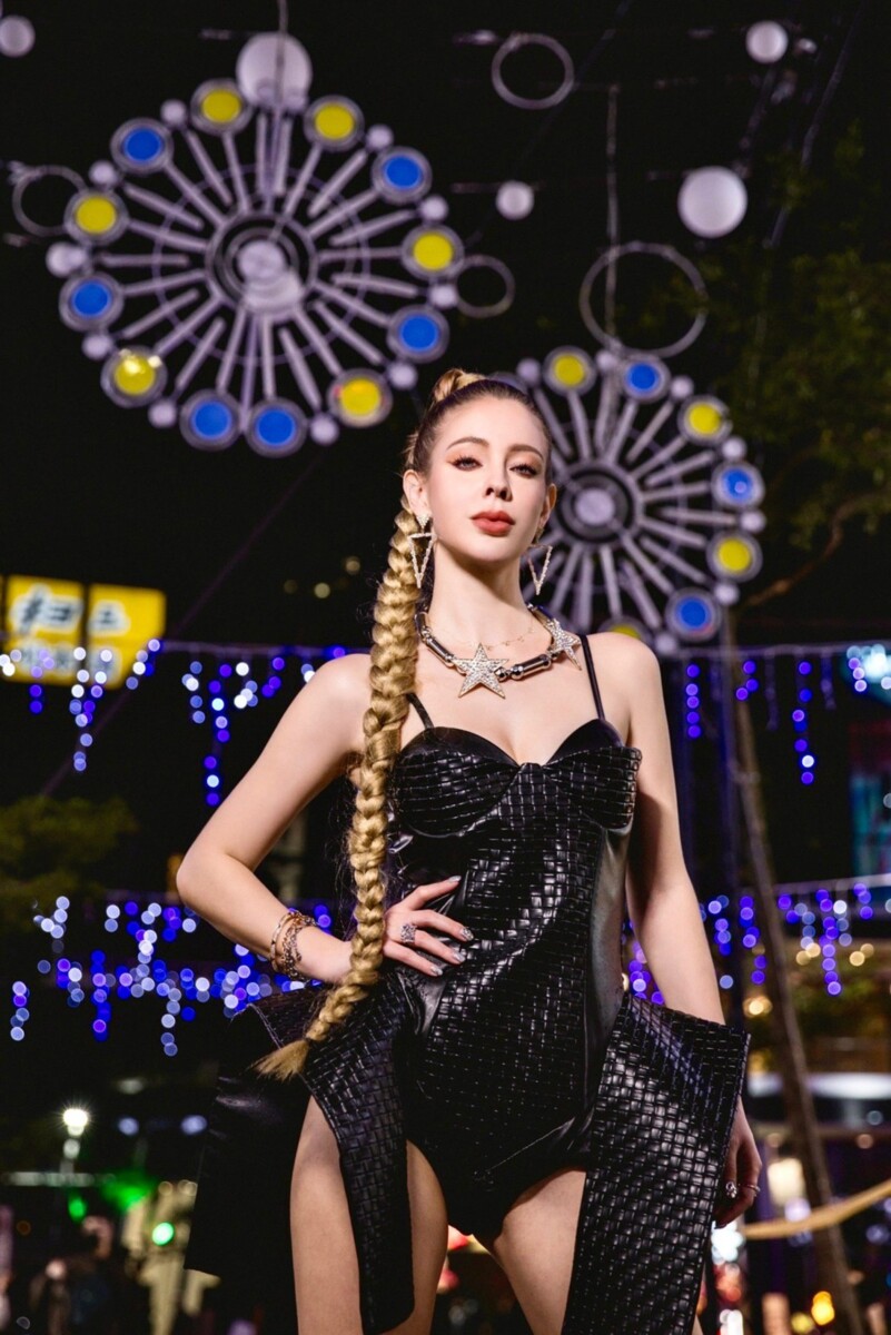 安妮推新歌《2023》！不畏低溫下雨　性感華麗裝馬拉松式拍攝