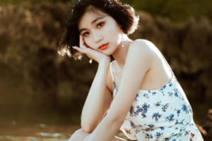 人氣直播主呂欣SIN曬火辣比基尼　曝人生觀：保持正向樂觀