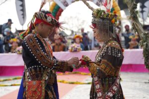 三地門舉行南島族群婚禮 10對新人循排灣族傳統婚禮儀式