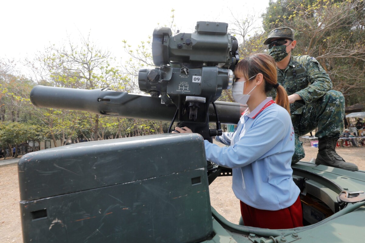 嘉南大專校際盃 超越障礙暨射擊競賽扎根全民國防