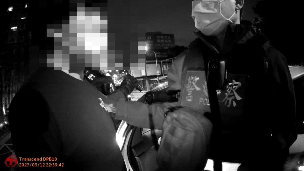 出事找媽媽！通緝犯爆假身份要母幫證明　警一眼識破遭逮