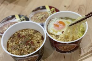辦公室囤貨首選！網推最強加班聖品泡麵　加一味更升級