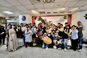 520陳其邁與登記的新人默契大考驗並釋出生育補助利多