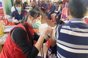 屏縣府籲儘快接種流感及新冠XBB疫苗 預防染病後重症