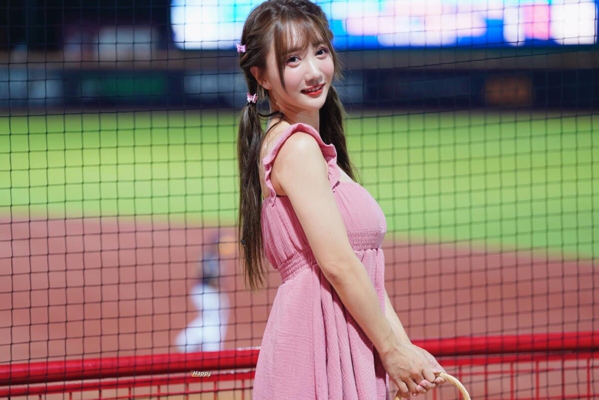 「全糖女神」小珍奶生日音樂會揪小龍女撒糖開唱　台上落淚嘆一遺憾