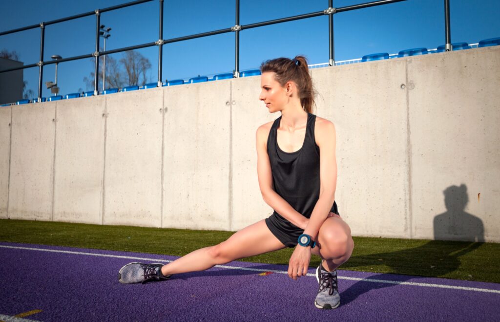 跑步鞋注重減震和支撐,適應長時間的路面衝擊。圖/123RF圖庫