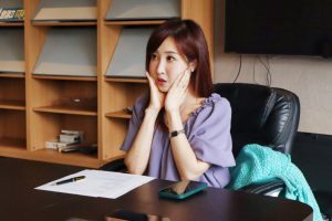 女主播過年被爸媽逼凍卵　只養毛孩遭親戚轟：不孝順！