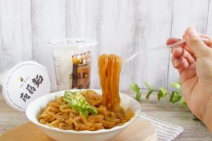 搶攻年後享瘦商機！上班族新寵兒　「3秒上桌」低卡蒟蒻拌麵
