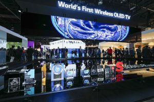 OLED 需求升、成本降　LG 預測將成 2024 市場主流