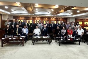 知名易學大師 分享網訊時代經營智慧易經