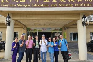 圓緣慈善推廣協會攜手南門獅子會 陪老憨兒無筆彩繪