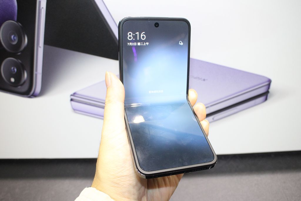 小米在台發表摺疊手機 Xiaomi MIX Flip　穿戴裝置 Xiaomi 手環 9、Xiaomi Buds 5 同步開賣