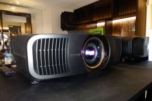 解放色彩「高亮」時代來臨！Epson  發表 4K 雷射投影機 EH-QB1000B