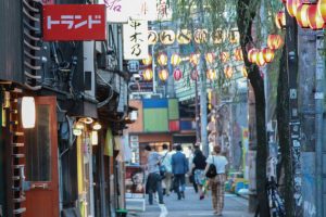 日本美食｜日本人夜深好去處：東京居酒屋一條街！