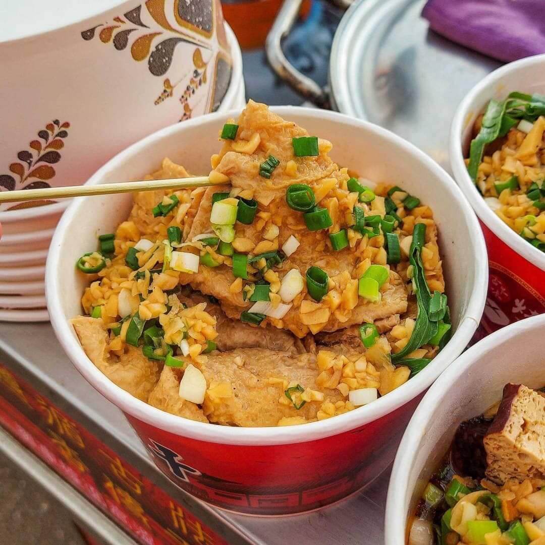 新竹美食|竹北夜市美食推薦|灶腳古早味蒜香烏龍豆干
