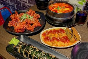 台南美食｜台南宵夜吃什麼？雙拼牛肉湯、個人麻辣鍋深夜都吃得到
