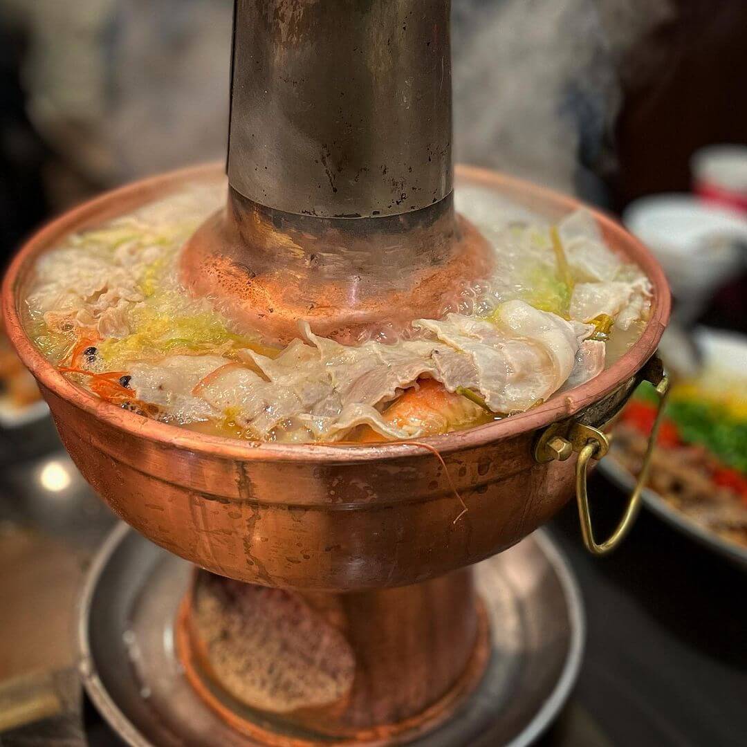 台北美食|一起吃最好吃!高人氣酸菜白肉鍋推薦