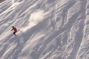 四大日本滑雪場指南 體驗粉雪與溫泉完美冬季旅遊行程推薦