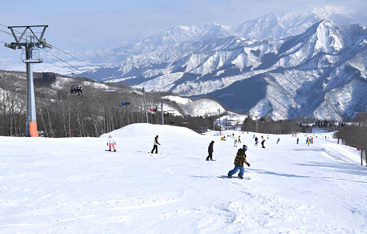 四大日本滑雪場指南:體驗粉雪與溫泉的完美冬季旅遊行程推薦
