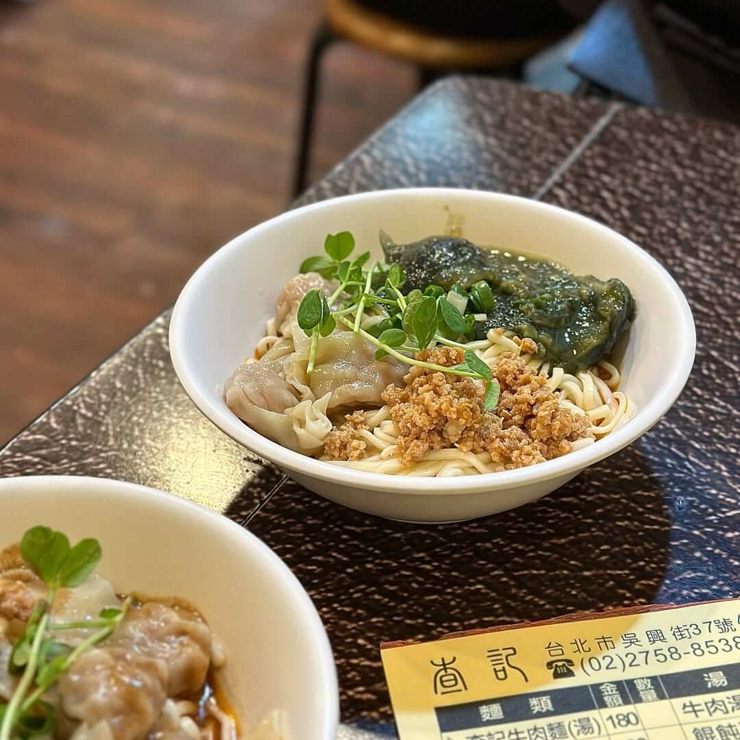 全台美食|盤點全台9間特色美食,超浮誇雞排塞「干貝蝦仁」、麻辣豆花、蛋捲臭豆腐你吃過嗎?