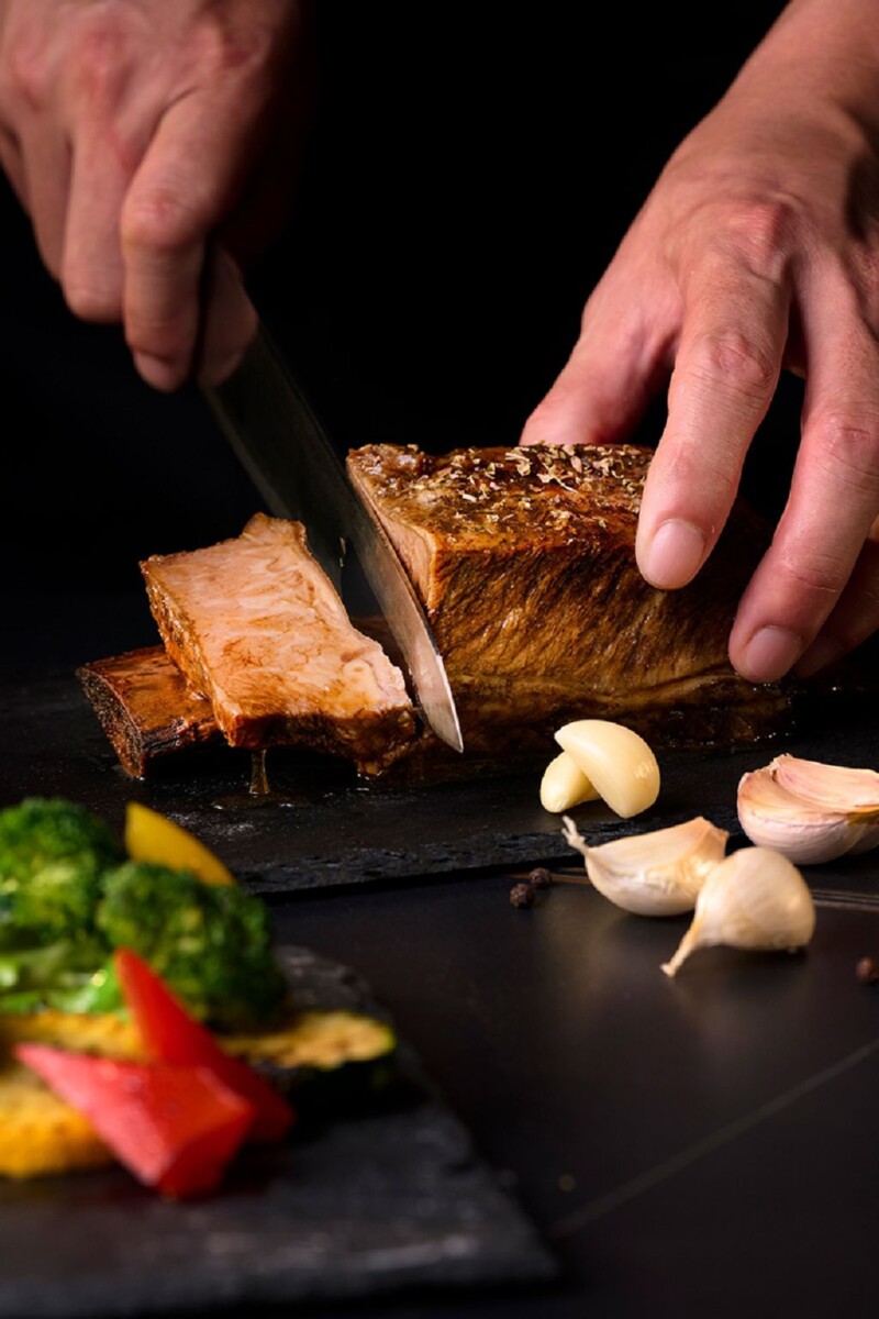 台塑生醫跨界餐飲帶回台塑神秘料理，FB Kitchen 以「台塑正宗帶骨牛小排」迎客