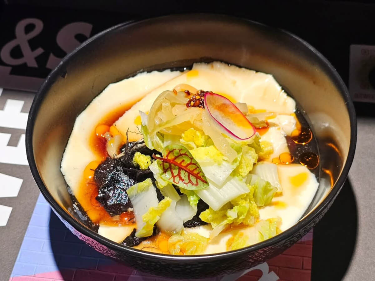 全台美食|盤點全台8間特色美食,超浮誇雞排塞「干貝蝦仁」、麻辣豆花、蛋捲臭豆腐你吃過嗎?