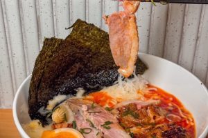 台中西屯深夜美食必吃 濃郁系雞白湯特色拉麵店「高浪川」