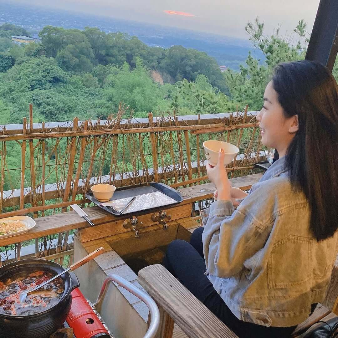 全台美食｜盤點6間必去的泡腳景觀餐廳 夜景第一排貓頭鷹廣場、望高莊園