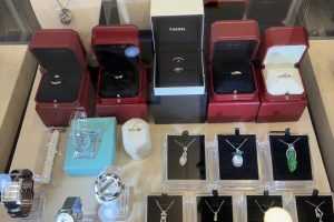 二手精品就怕山寨 高雄名牌包收購鑑定專家結合AI杜絕假包之亂