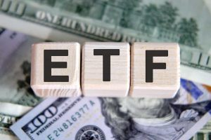 主動式、被動式平衡型ETF啟動 引領市場新里程碑