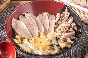 台中潭子美食推薦 鹽水鵝肉鮮嫩多汁 飄香兩代經典老味道