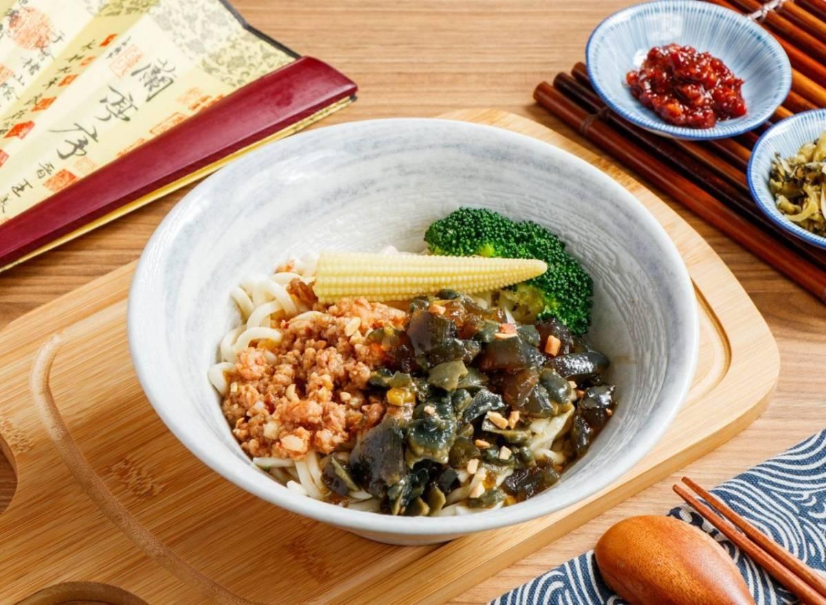 中壢必吃美食 25年粵菜功夫 匠心打造創意牛肉麵及濃郁雞湯