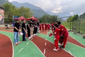 沙發先生家居遠赴台中偏鄉小學，與德芙蘭學童共築設計與棒球夢
