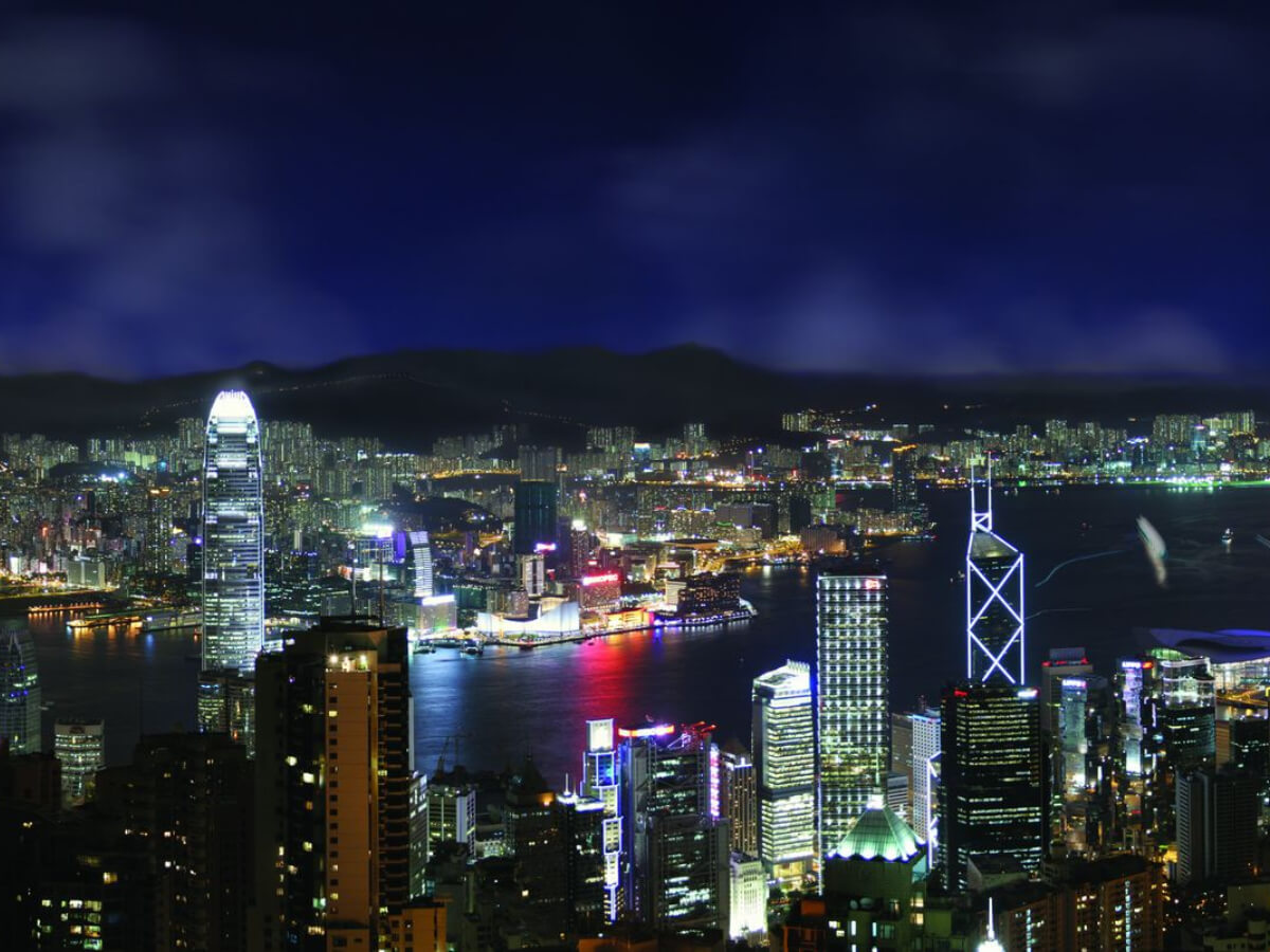 香港景點|沈浸港風魅力,徜徉在蘭桂坊的繁華與叮叮車的悠揚聲中