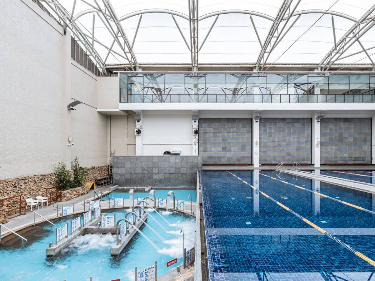 台中景點｜台中渡假風格泳池俱樂部超舒適～水療SPA設施齊全，還有最新3D立體AI體態檢測、氣壓按摩放鬆，讓你監測健康沒煩惱！