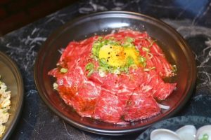永和日式餐酒館推薦 從職人料理到創意調酒 新北深夜美食指南