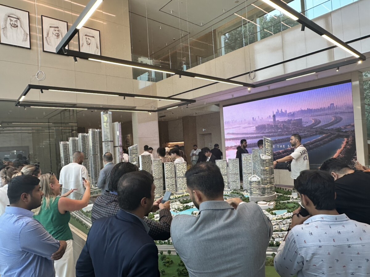 杜拜房市炙手可熱 台灣投資團直擊 抽籤買房、半日售罄成常態