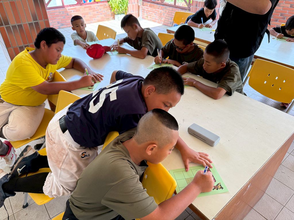 探索未來無限可能！魔力達設計學苑小鶴老師與南投偏鄉孩童共學築夢