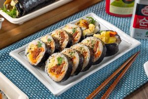 板橋黃石市場美食 人氣韓式飯捲推薦 現捲現賣料多實在