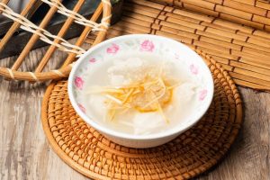 台南碗粿推薦 搭配浮水魚羹和手工香腸 道地美味一次擁有