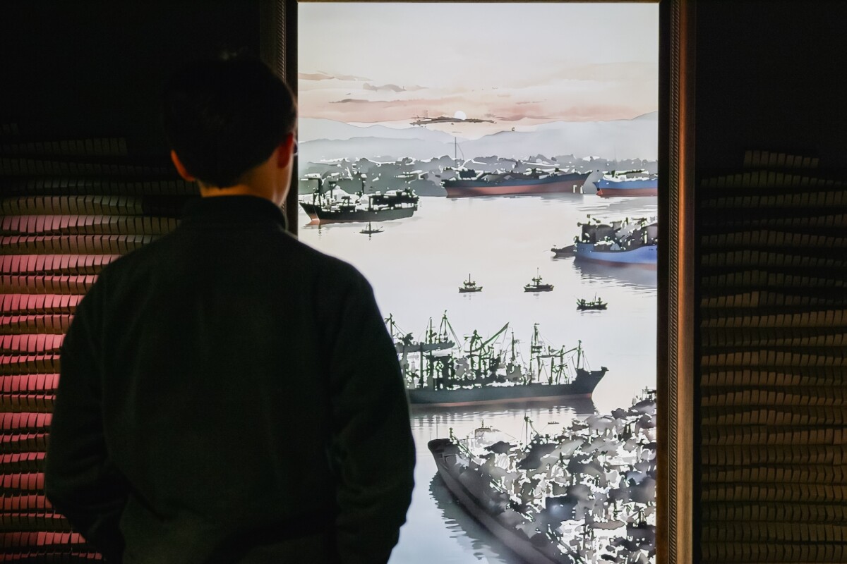 「AI藝廊–城市畫卷」新媒體展件結合AI動態生成與超擬真顯示技術,打造出結合科技與藝術的沉浸式互動體驗。