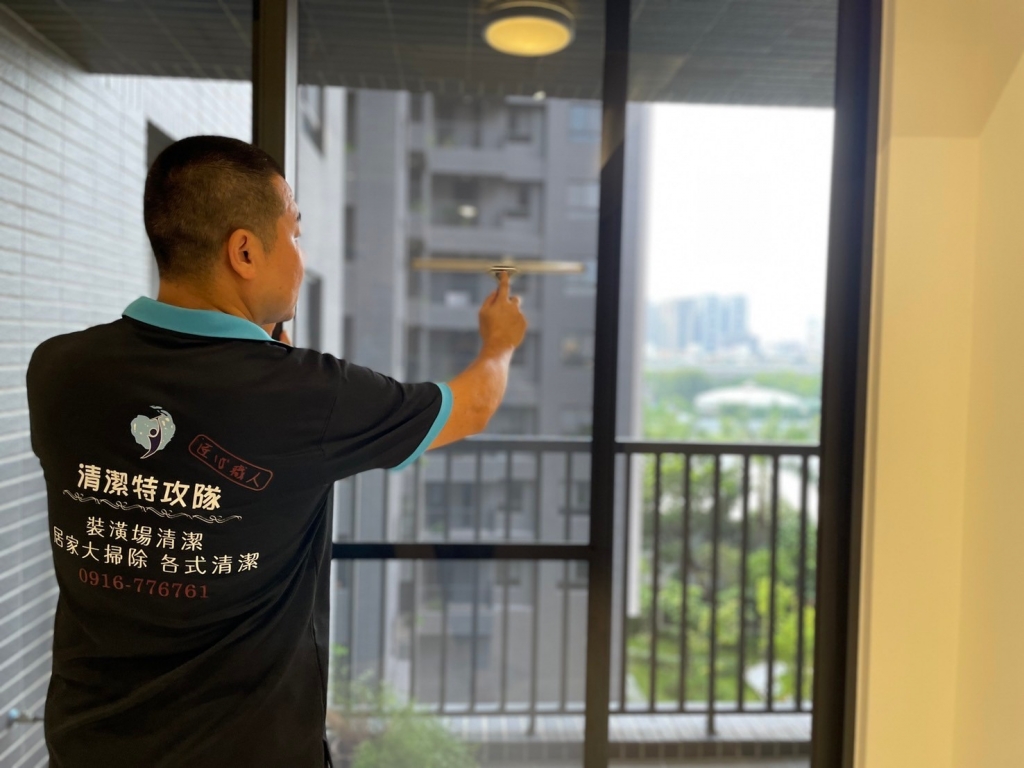 台中裝潢細清首選 清潔團隊精準打擊死角髒汙