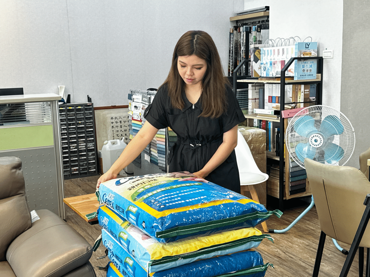 來店拍照打卡，小舉動也能成為牠的一日三餐