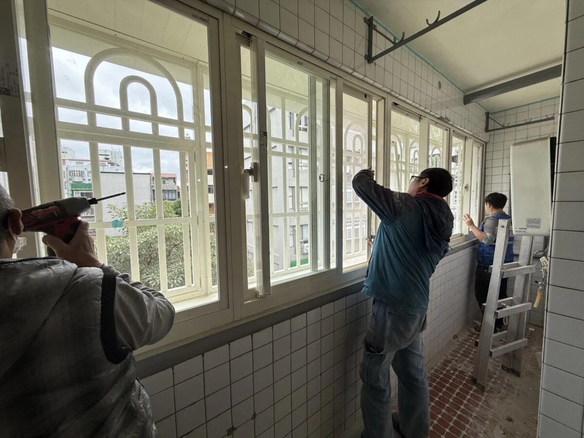 台北氣密窗施工由【永駿】的五股鋁門窗師傅專業施作，施工前後皆依標準流程檢測，強化窗戶品質（圖/Medick Marketing Ltd.提供）