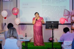 「粉紅不孤單 Sing With Love」乳癌病友用歌聲互相鼓勵 醫療與音樂為粉紅十月注入溫度