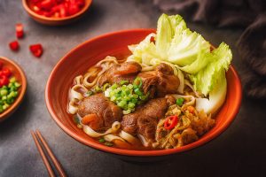 桃園特色麵店推薦 創新羊肉麵+古早味牛肉麵 老饕一吃成主顧