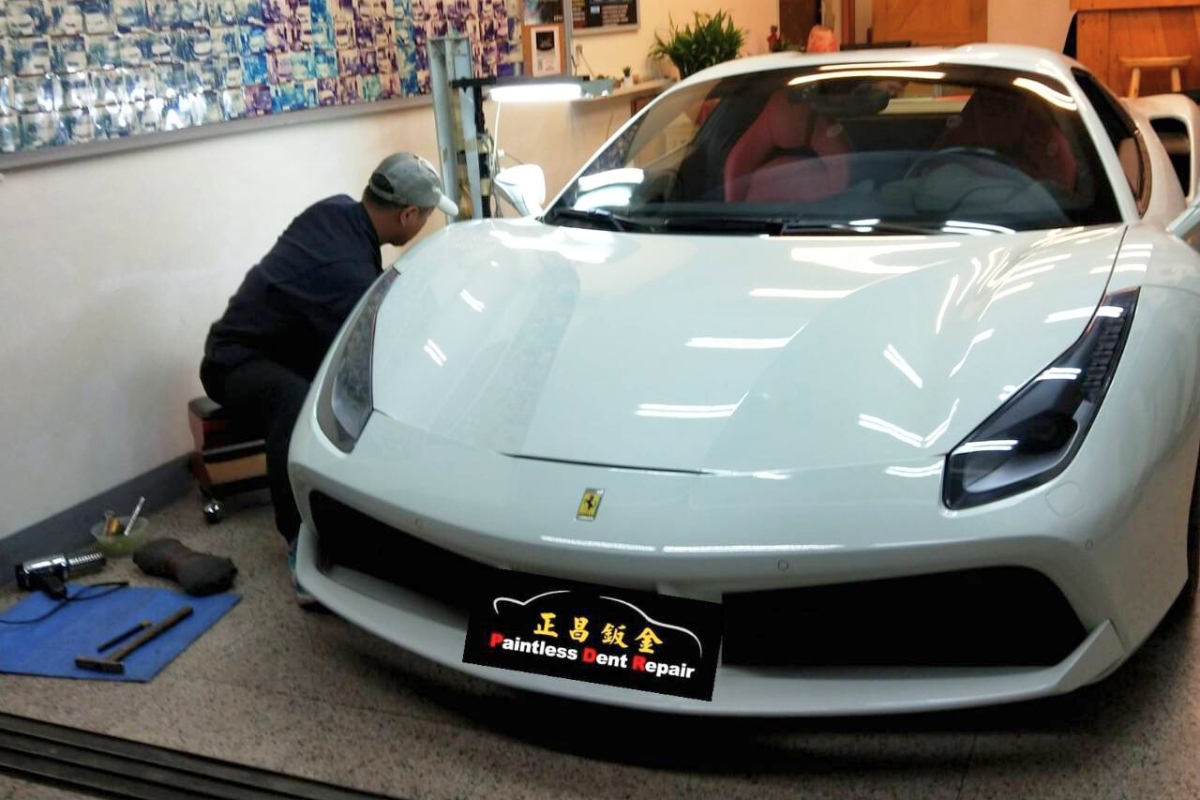 車門小凹陷透過桃園汽車免烤漆修復快速復原，避免昂貴的烤漆費用（圖/Medick Marketing Ltd.提供）